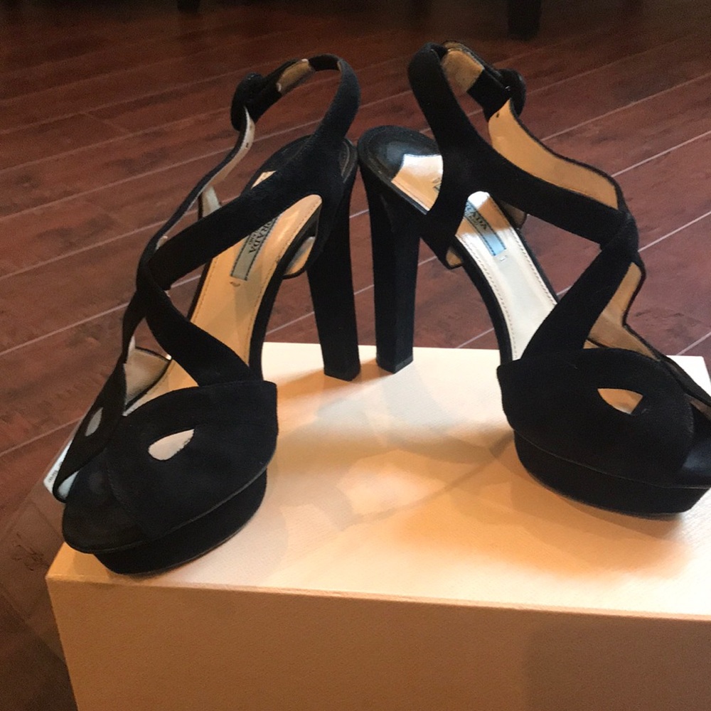 Women’s Hells - image 2